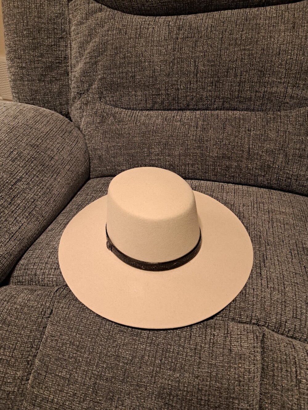 Wide Brim Felt Fedora Hat in Beige with Black Band